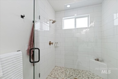 Move-In Ready! For a limited time 5.375% 7 year fixed rate on Purple Sage Golf Course in Idaho - for sale on GolfHomes.com, golf home, golf lot