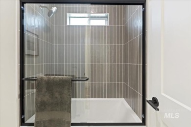 Move-In Ready! For a limited time 5.375% 7 year fixed rate on Purple Sage Golf Course in Idaho - for sale on GolfHomes.com, golf home, golf lot