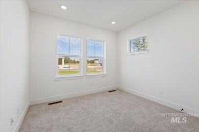 Move-In Ready! For a limited time 5.375% 7 year fixed rate on Purple Sage Golf Course in Idaho - for sale on GolfHomes.com, golf home, golf lot