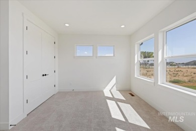 Move-In Ready! For a limited time 5.375% 7 year fixed rate on Purple Sage Golf Course in Idaho - for sale on GolfHomes.com, golf home, golf lot