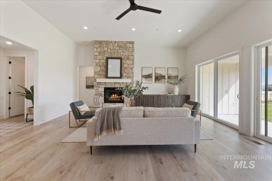 Move-In Ready! For a limited time 5.375% 7 year fixed rate on Purple Sage Golf Course in Idaho - for sale on GolfHomes.com, golf home, golf lot