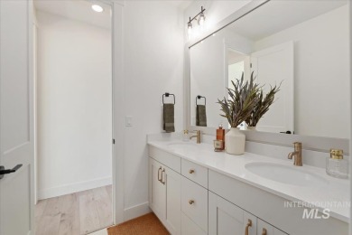 Move-In Ready! For a limited time 5.375% 7 year fixed rate on Purple Sage Golf Course in Idaho - for sale on GolfHomes.com, golf home, golf lot