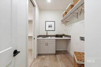 Move-In Ready! For a limited time 5.375% 7 year fixed rate on Purple Sage Golf Course in Idaho - for sale on GolfHomes.com, golf home, golf lot