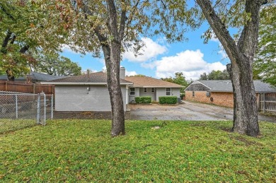 An excellent opportunity awaits in Lake Ridge Estates! This on  in Texas - for sale on GolfHomes.com, golf home, golf lot