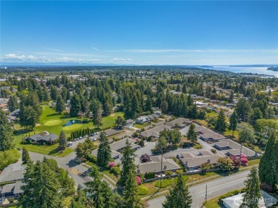 Move in ready North End home located directly across from lovely on Highlands Golf Club in Washington - for sale on GolfHomes.com, golf home, golf lot