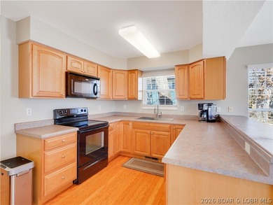 Welcome to this 3 bedroom, 2 full bath, 1 level home on a on The Oaks Golf Course in Missouri - for sale on GolfHomes.com, golf home, golf lot