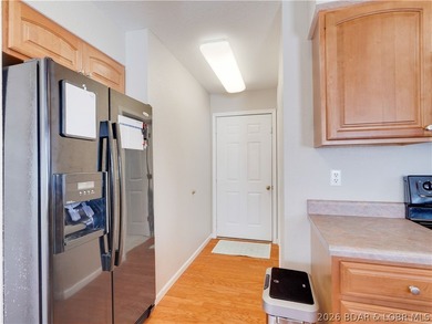 Welcome to this 3 bedroom, 2 full bath, 1 level home on a on The Oaks Golf Course in Missouri - for sale on GolfHomes.com, golf home, golf lot