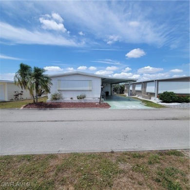 A little TLC could go along way here. Over 1300 sqft of living on Six Lakes Country Club in Florida - for sale on GolfHomes.com, golf home, golf lot