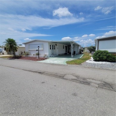 A little TLC could go along way here. Over 1300 sqft of living on Six Lakes Country Club in Florida - for sale on GolfHomes.com, golf home, golf lot