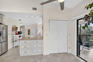 Beautiful and truly move-in ready 3BR/2BA condo in Park Pointe! on Forest Oaks Golf Club in Florida - for sale on GolfHomes.com, golf home, golf lot