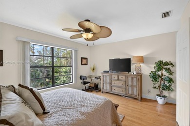 Beautiful and truly move-in ready 3BR/2BA condo in Park Pointe! on Forest Oaks Golf Club in Florida - for sale on GolfHomes.com, golf home, golf lot