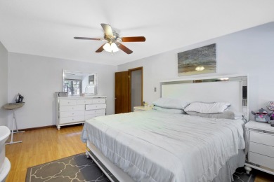 UPDATED KITCHEN CABINETS, GRANITE COUNTER TOPS, STONE on Oak Hills Country Club in Illinois - for sale on GolfHomes.com, golf home, golf lot