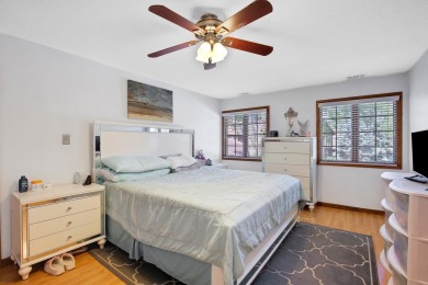 UPDATED KITCHEN CABINETS, GRANITE COUNTER TOPS, STONE on Oak Hills Country Club in Illinois - for sale on GolfHomes.com, golf home, golf lot