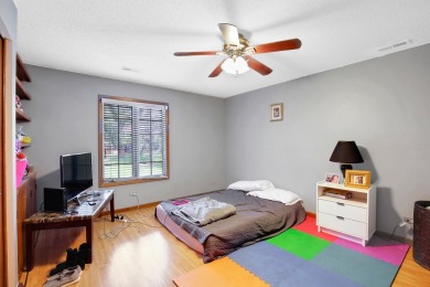 UPDATED KITCHEN CABINETS, GRANITE COUNTER TOPS, STONE on Oak Hills Country Club in Illinois - for sale on GolfHomes.com, golf home, golf lot
