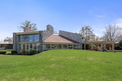 With 5 bedrooms and over 9000 finished square feet, this is one on Lincolnshire Fields Country Club in Illinois - for sale on GolfHomes.com, golf home, golf lot