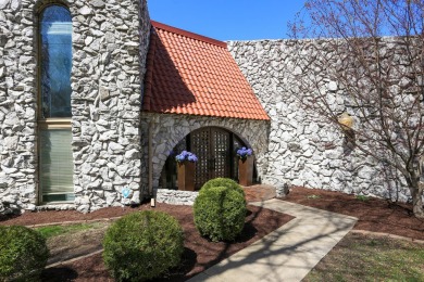 With 5 bedrooms and over 9000 finished square feet, this is one on Lincolnshire Fields Country Club in Illinois - for sale on GolfHomes.com, golf home, golf lot