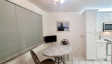 Beautiful GROUND FLOOR  2 bed 2 bath INSIDE CORNER UNIT in an on Sunrise Lakes Phase IV Golf Course in Florida - for sale on GolfHomes.com, golf home, golf lot