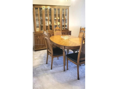 Beautiful GROUND FLOOR  2 bed 2 bath INSIDE CORNER UNIT in an on Sunrise Lakes Phase IV Golf Course in Florida - for sale on GolfHomes.com, golf home, golf lot