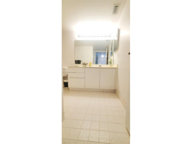 Beautiful GROUND FLOOR  2 bed 2 bath INSIDE CORNER UNIT in an on Sunrise Lakes Phase IV Golf Course in Florida - for sale on GolfHomes.com, golf home, golf lot