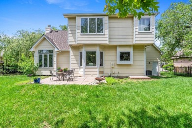 Welcome home to this bright and spacious 4bed/3.5bath/2car on Tallgrass Country Club in Kansas - for sale on GolfHomes.com, golf home, golf lot