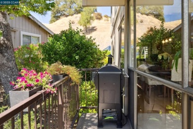 Welcome to 1985 Cactus Ct, a beautifully remodeled 2-bed, 2-bath on Rossmoor Golf Course in California - for sale on GolfHomes.com, golf home, golf lot