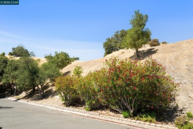 Welcome to 1985 Cactus Ct, a beautifully remodeled 2-bed, 2-bath on Rossmoor Golf Course in California - for sale on GolfHomes.com, golf home, golf lot