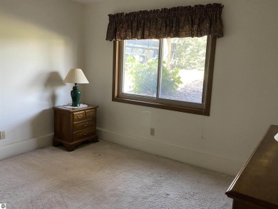 So much space in this 4 bedroom, 3 bath condo just minutes from on Crown Golf Course in Michigan - for sale on GolfHomes.com, golf home, golf lot