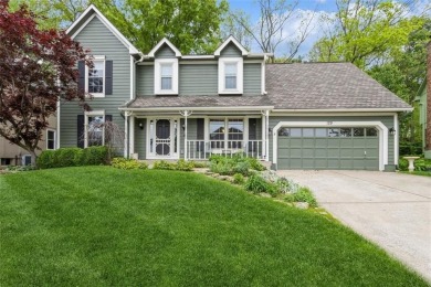 Welcome to resort-style living in the beautiful and highly on Lakewood Oaks Golf Club, Ltd. in Missouri - for sale on GolfHomes.com, golf home, golf lot