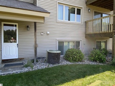 So much space in this 4 bedroom, 3 bath condo just minutes from on Crown Golf Course in Michigan - for sale on GolfHomes.com, golf home, golf lot
