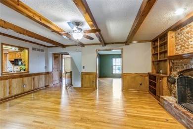 Welcome to resort-style living in the beautiful and highly on Lakewood Oaks Golf Club, Ltd. in Missouri - for sale on GolfHomes.com, golf home, golf lot