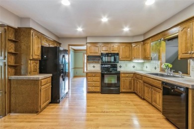 Welcome to resort-style living in the beautiful and highly on Lakewood Oaks Golf Club, Ltd. in Missouri - for sale on GolfHomes.com, golf home, golf lot