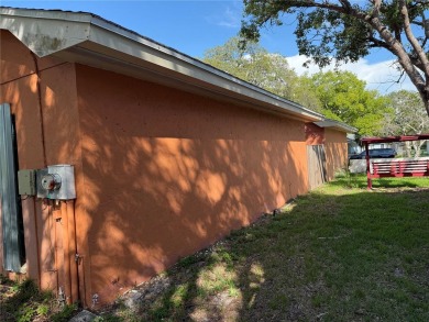 This 3-bedroom, 2-bathroom, 2-car garage home in Beacon Woods is on Beacon Woods Golf Club in Florida - for sale on GolfHomes.com, golf home, golf lot