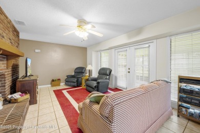 Charming 3-Bedroom Home in Brooksville Country Club - Spacious on Brooksville Country Club At Majestic Oaks in Florida - for sale on GolfHomes.com, golf home, golf lot