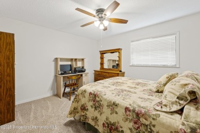 Charming 3-Bedroom Home in Brooksville Country Club - Spacious on Brooksville Country Club At Majestic Oaks in Florida - for sale on GolfHomes.com, golf home, golf lot