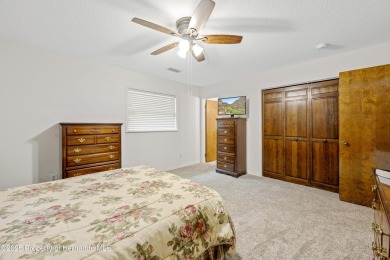 Charming 3-Bedroom Home in Brooksville Country Club - Spacious on Brooksville Country Club At Majestic Oaks in Florida - for sale on GolfHomes.com, golf home, golf lot