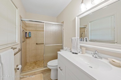 Charming 3-Bedroom Home in Brooksville Country Club - Spacious on Brooksville Country Club At Majestic Oaks in Florida - for sale on GolfHomes.com, golf home, golf lot
