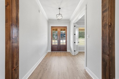 Better than new, in Augusta Estates! Featuring 3BR 2.5BA, office on Rolling Hills Country Club Inc in Arkansas - for sale on GolfHomes.com, golf home, golf lot