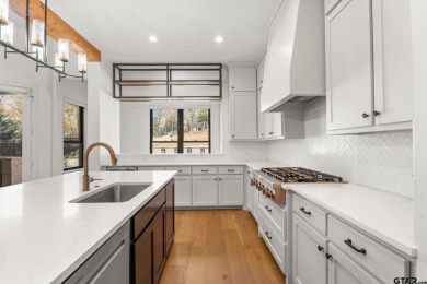 Welcome to an absolutely breathtaking custom-built luxury home on Cascades Golf Club in Texas - for sale on GolfHomes.com, golf home, golf lot