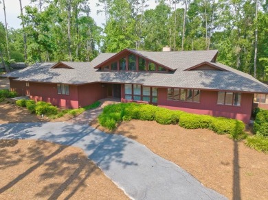 Welcome to this stunning home built in 1978, offering a spacious on Valdosta Country Club in Georgia - for sale on GolfHomes.com, golf home, golf lot