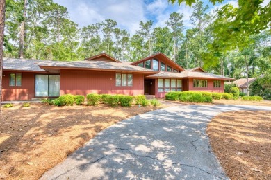 Welcome to this stunning home built in 1978, offering a spacious on Valdosta Country Club in Georgia - for sale on GolfHomes.com, golf home, golf lot