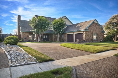 Stunning home in the Northshore Country Club, boasts over 3,000 on Northshore Country Club in Texas - for sale on GolfHomes.com, golf home, golf lot