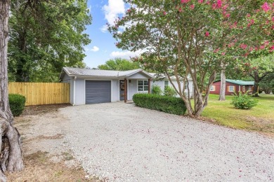 Move-In Ready Home in Simmons Shores! Just a short golf cart on Tanglewood Resort in Texas - for sale on GolfHomes.com, golf home, golf lot