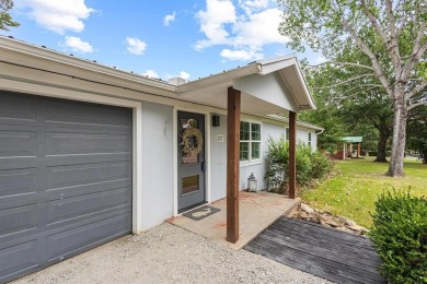 Move-In Ready Home in Simmons Shores! Just a short golf cart on Tanglewood Resort in Texas - for sale on GolfHomes.com, golf home, golf lot