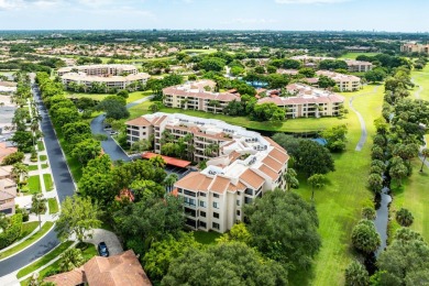 Immaculate rare modern condo with 2 bedrooms and 2 bathrooms on Boca Pointe Country Club in Florida - for sale on GolfHomes.com, golf home, golf lot