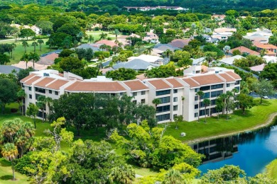 Immaculate rare modern condo with 2 bedrooms and 2 bathrooms on Boca Pointe Country Club in Florida - for sale on GolfHomes.com, golf home, golf lot