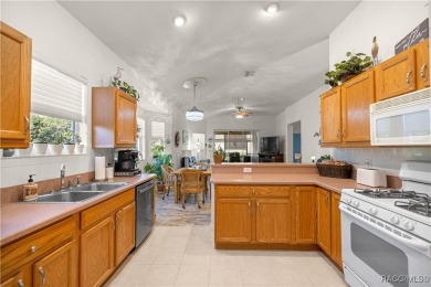 Resort Style Living! Move right in to Brentwood in the Villages on Brentwood Farms Golf Club in Florida - for sale on GolfHomes.com, golf home, golf lot