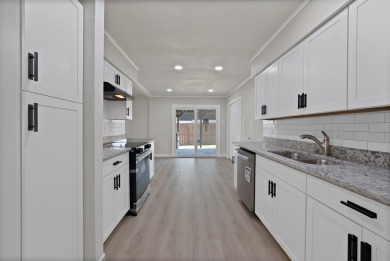 Gorgeous Move-In Ready Modern Home by Grand Oaks Golf Course on Grand Oaks Golf Club in Texas - for sale on GolfHomes.com, golf home, golf lot