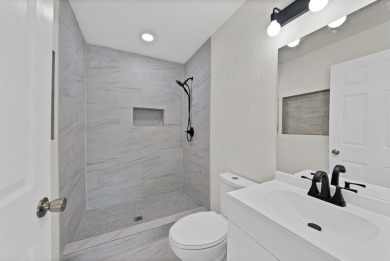 Gorgeous Move-In Ready Modern Home by Grand Oaks Golf Course on Grand Oaks Golf Club in Texas - for sale on GolfHomes.com, golf home, golf lot