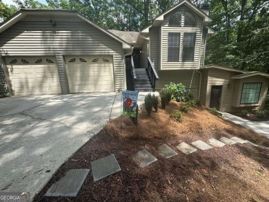 This multi level, multi generational home, has 6 br 3ba home on Fairfield Plantation Golf and Country Club in Georgia - for sale on GolfHomes.com, golf home, golf lot
