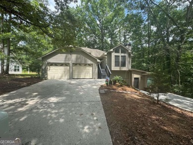 This multi level, multi generational home, has 6 br 3ba home on Fairfield Plantation Golf and Country Club in Georgia - for sale on GolfHomes.com, golf home, golf lot